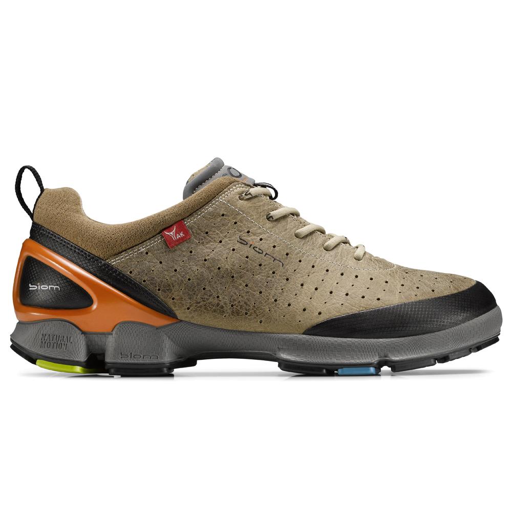 ecco travel shoes